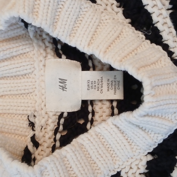 H&M Sweater - Picture 5 of 6